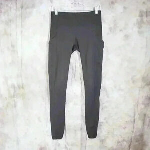 LuluLemon black yoga/running leggings size 6 phone pocket, key pocket